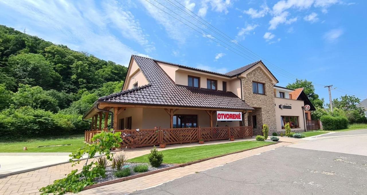 Trenčianske Bohuslavice Penzion Pod Tureckom酒店 外观 照片
